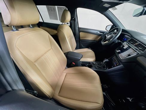 Used 2022 Volkswagen Tiguan SE AWD/4WD image 27