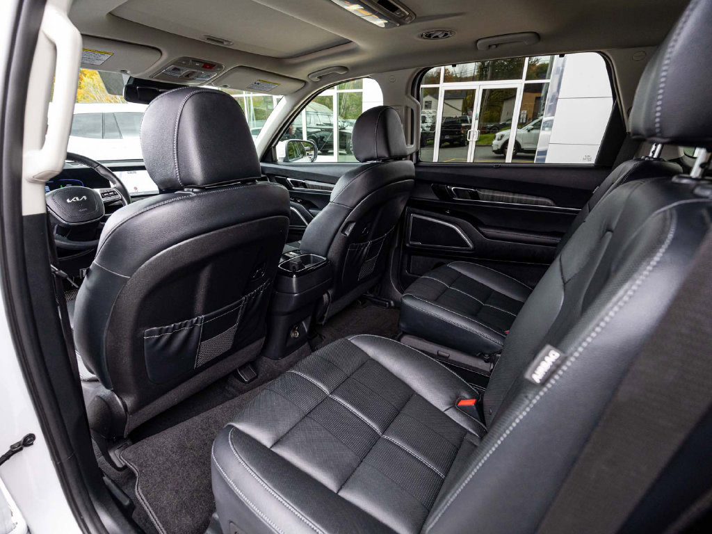 Used 2024 Kia Telluride EX w/ EX Captain's Chair Package AWD/4WD image 27