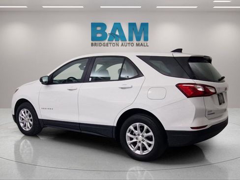 Certified 2021 Chevrolet Equinox LS image 5