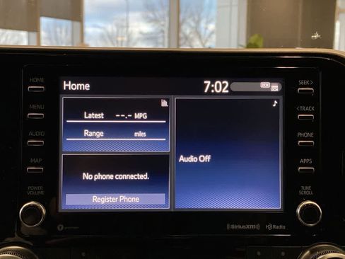 Used 2022 Toyota Highlander XLE AWD/4WD image 19