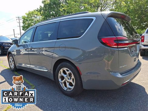 Used 2022 Chrysler Pacifica Limited FWD image 4