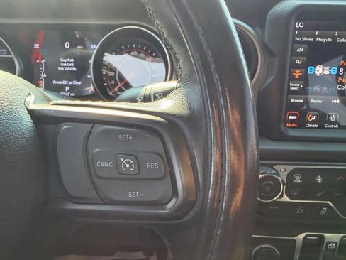 Used 2021 Jeep Gladiator Sport AWD/4WD image 13