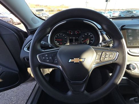 Used 2025 Chevrolet Malibu LT image 17