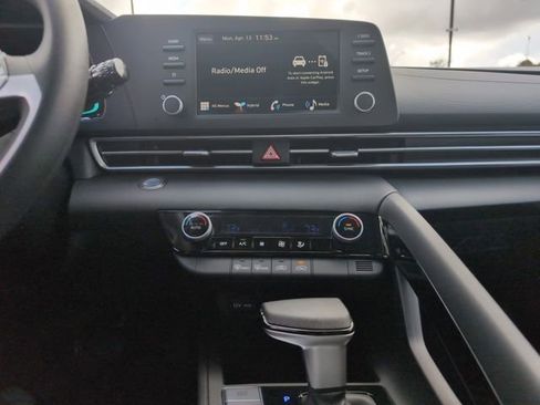 New 2026 Hyundai Elantra Hybrid FWD image 15