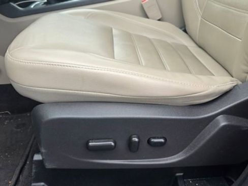 Used 2017 Ford Escape Titanium FWD image 4