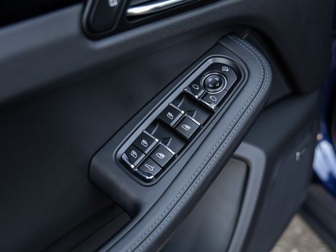 New 2026 Porsche Macan image 23