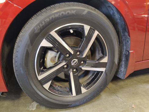 Used 2025 Nissan Sentra SV w/ All-Weather Package FWD image 31