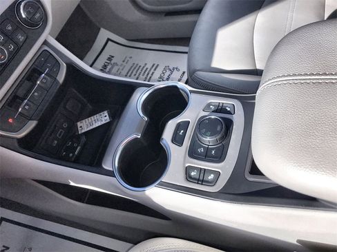 Used 2022 GMC Terrain Denali w/ LPO, Floor Liner Package image 21