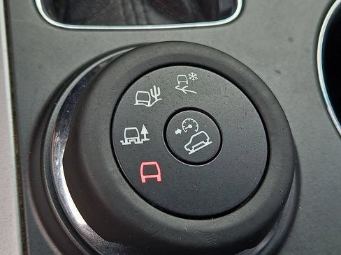 Used 2014 Ford Explorer XLT w/ Equipment Group 202A AWD/4WD image 15