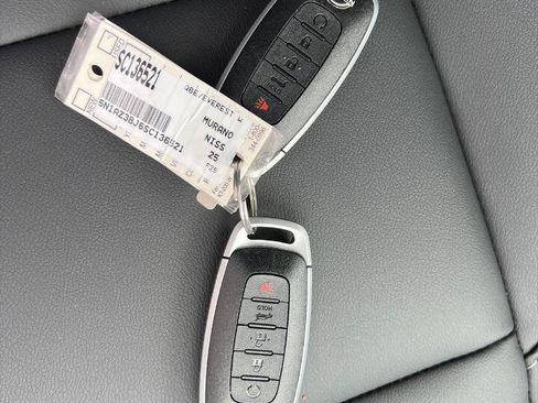 Used 2025 Nissan Murano SV FWD image 14