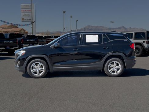 Used 2020 GMC Terrain SLE w/ LPO, Cargo Package image 2