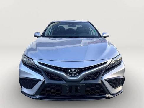 Used 2021 Toyota Camry SE w/ Carpet Mat Package (TMS) FWD image 5