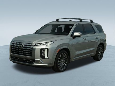 Used 2023 Hyundai Palisade Calligraphy FWD image 3