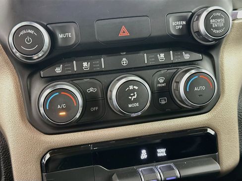 Used 2020 RAM 1500 Laramie w/ Off Road Group AWD/4WD image 22