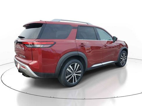 Used 2023 Nissan Pathfinder Platinum w/ Cargo Package AWD/4WD image 5