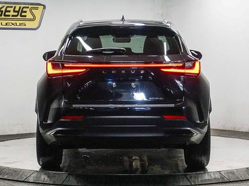 Used 2024 Lexus NX 250 FWD image 3
