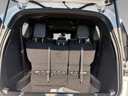New 2026 Chrysler Pacifica Select image 22