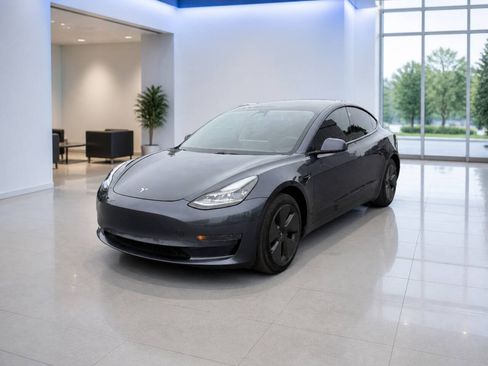 Used 2021 Tesla Model 3 Standard Range Plus RWD image 1