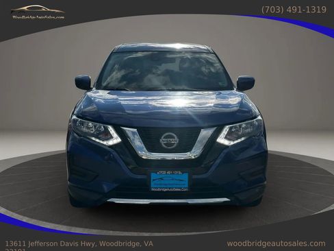 Used 2019 Nissan Rogue S image 2