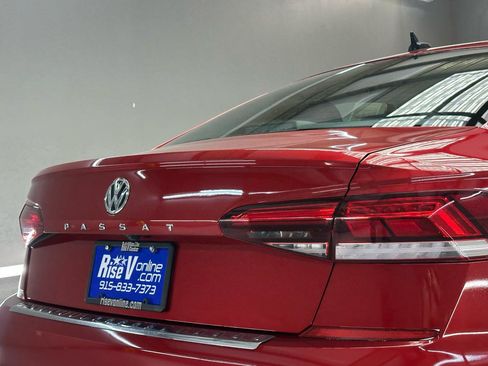 Used 2022 Volkswagen Passat 2.0T SE FWD image 8