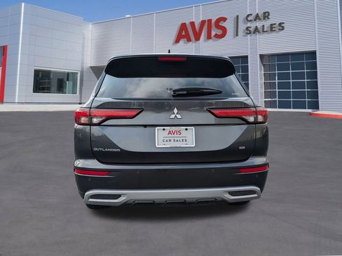 Used 2024 Mitsubishi Outlander SE image 7