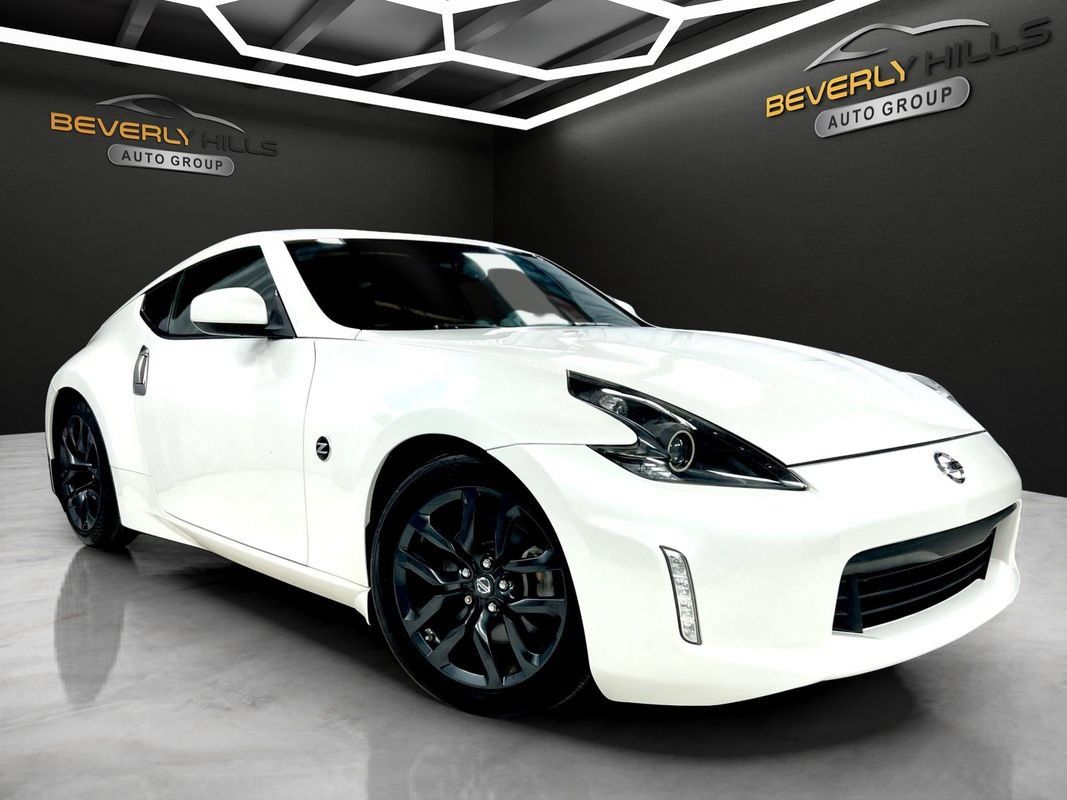 Used 2020 Nissan 370Z Coupe RWD image 7