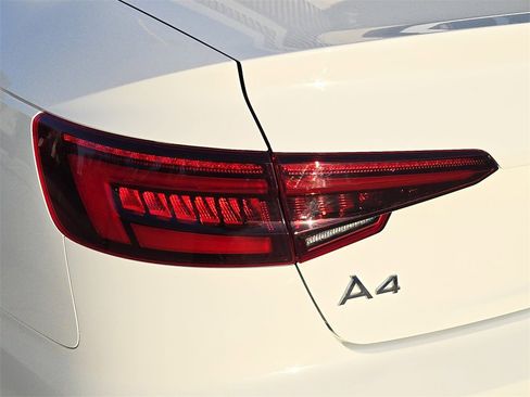 Used 2019 Audi A4 2.0T Premium image 36