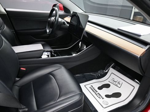 Used 2018 Tesla Model 3 Long Range image 33