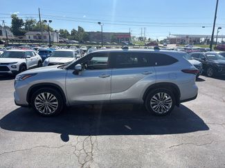 Used 2024 Toyota Highlander Platinum AWD/4WD video 2