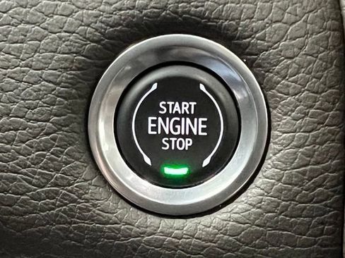 Used 2023 GMC Yukon Denali AWD/4WD image 29