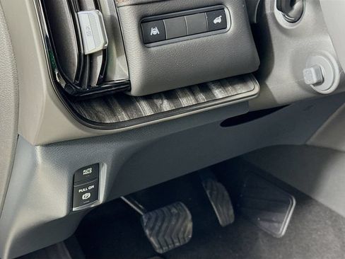 Used 2026 Nissan Armada PRO-4X w/ Captain's Chari Seat Package AWD/4WD image 10