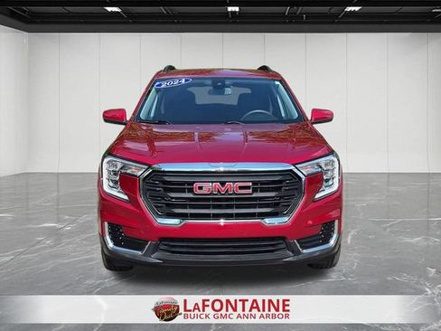 Certified 2024 GMC Terrain SLE w/ Driver Convenience Package AWD/4WD image 3