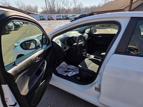 Used 2019 Chevrolet Cruze LS w/ LS Convenience Package FWD image 11
