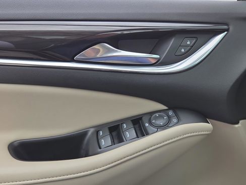Used 2019 Buick Enclave Essence FWD image 34