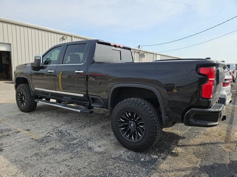 Used 2025 Chevrolet Silverado 2500 High Country w/ Technology Package AWD/4WD image 4