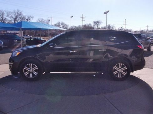 Used 2017 Chevrolet Traverse LT image 12