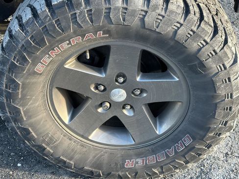 Used 2013 Jeep Wrangler Sport w/ Connectivity Group image 10