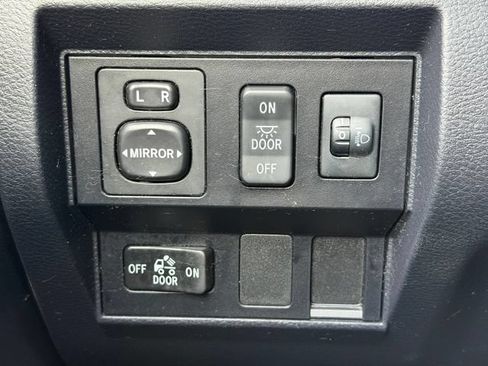 Used 2017 Toyota Tundra SR AWD/4WD image 36