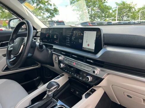 Certified 2024 Kia Telluride S w/ S Sunroof Package FWD image 40