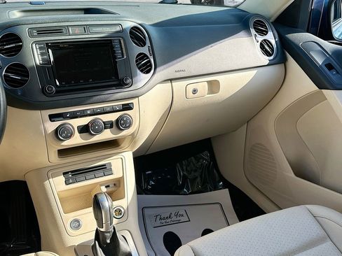 Used 2017 Volkswagen Tiguan S image 22