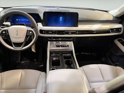New 2026 Lincoln Aviator 2WD image 18