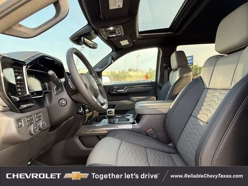 New 2026 Chevrolet Silverado 1500 ZR2 w/ Dark Appearance Package AWD/4WD image 30
