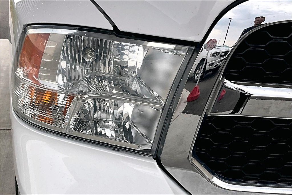 Used 2020 RAM 1500 Classic SLT AWD/4WD image 29