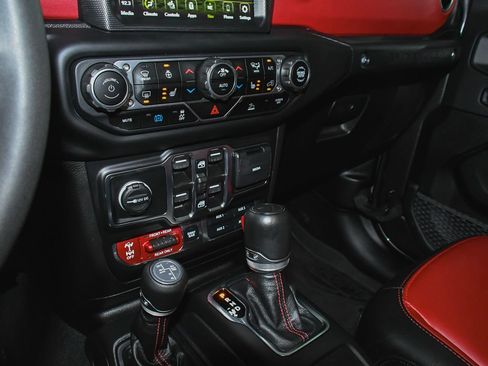 Used 2023 Jeep Wrangler Unlimited Rubicon 4xe AWD/4WD image 32