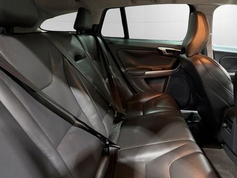 Used 2015 Volvo V60 T5 Cross Country Platinum w/ Protection Package image 17