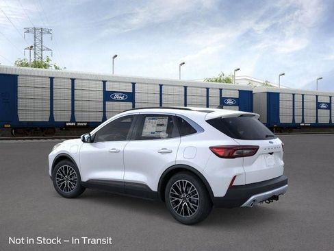 New 2026 Ford Escape SE w/ PHEV Premium Package FWD image 5