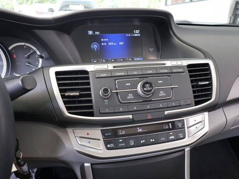 Used 2013 Honda Accord LX image 42