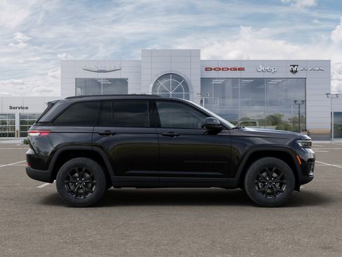 New 2025 Jeep Grand Cherokee Altitude image 21