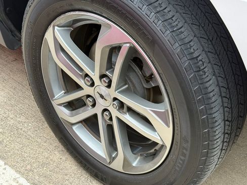 Used 2017 Chevrolet Equinox Premier w/ Enhanced Convenience Package image 10