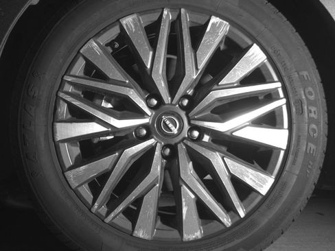 Used 2025 Nissan Altima 2.5 SV FWD image 12